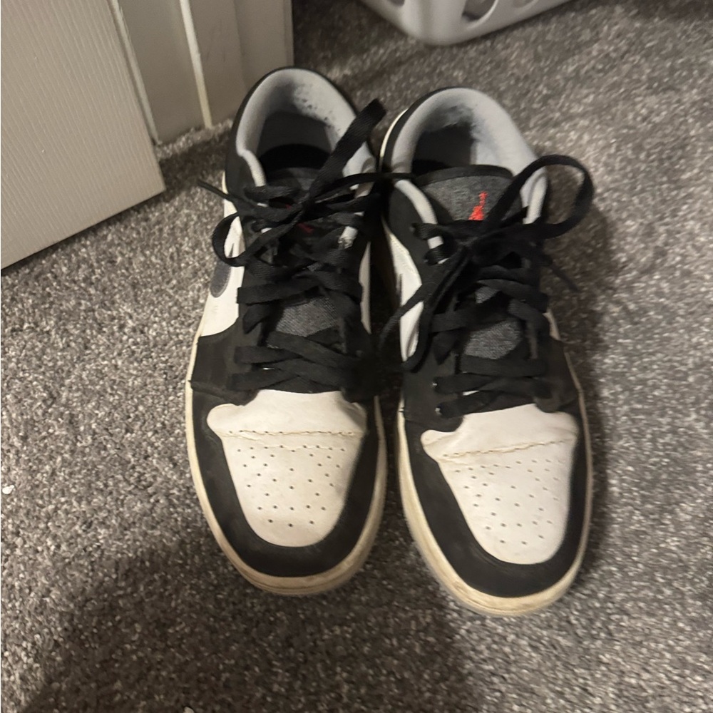 Nike Air Jordan Retro 1 Low wolf grey